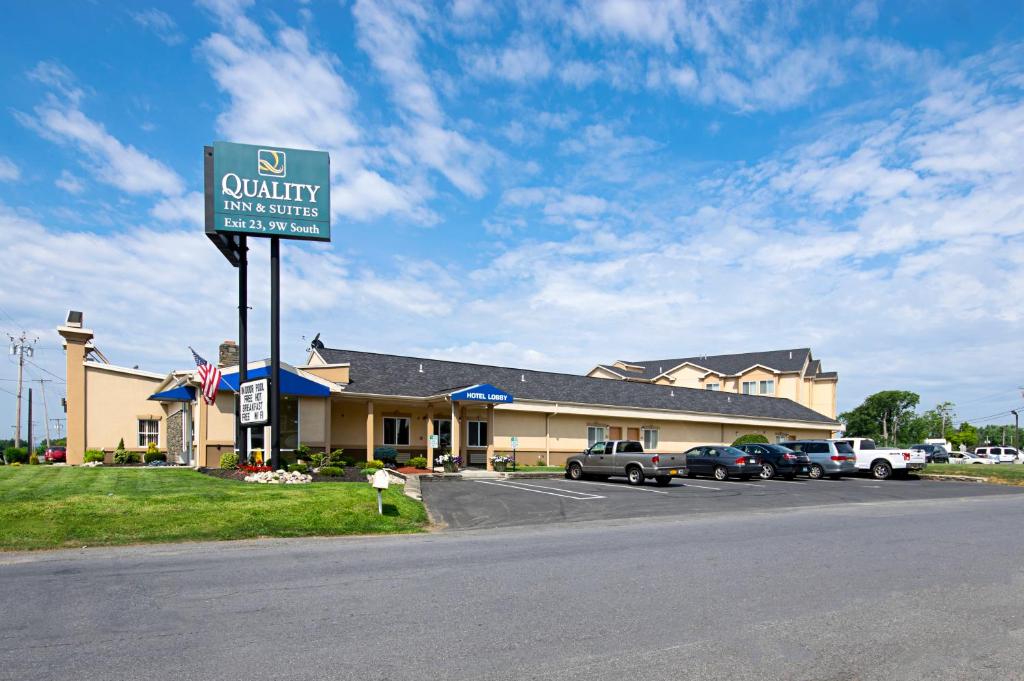 Quality Inn & Suites Glenmont - Albany South Main image 1